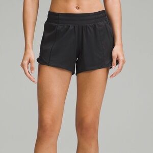 Black Lululemon Hotty Hot shorts 4”